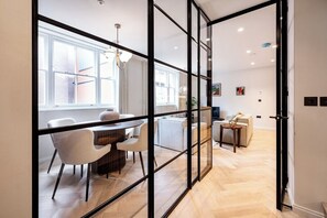 Lounge / Kitchen