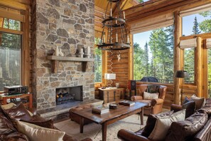 Spaciou, light and cozy main living room area at Bear Lodge