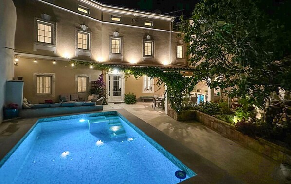 pool