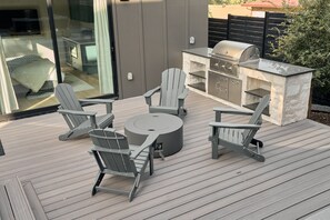 Fire Pit and BBQ