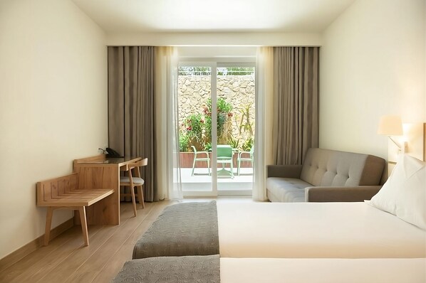 Unit with 2 Twin size beds