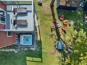 Fire Pit, Hot tub. Upstairs deck loungers.