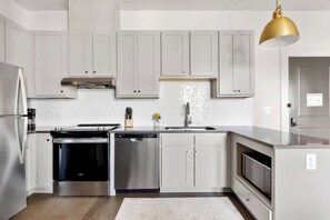 Fully equipped kitchen with everything you need to cook a meal!