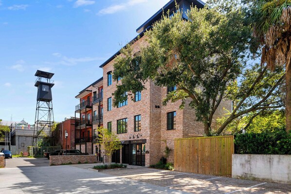 Welcome to your Downtown Charleston 1BR/1BA Home - Fire Tower! You have access to several shared outdoor seating areas! 