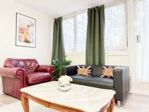 London 3 Bedroom 3 Bathroom Flat w/ Private Garden- Maida Vale, near Paddington