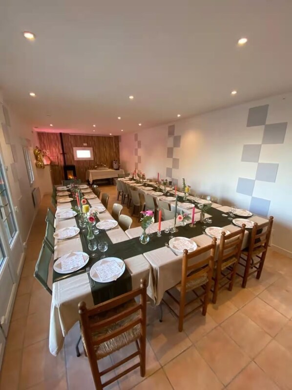 Banquet hall