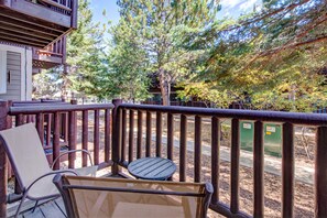 Vacation Rentals in Park City at Prospector Lodge 717: Private balcony