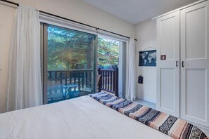 Vacation Rentals in Park City at Prospector Lodge 717: Studio with Queen bed