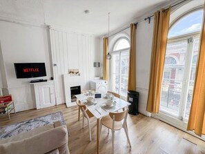 3 Bedroom Flat  A short walk away to Barbican Centre near Farringdon Old St