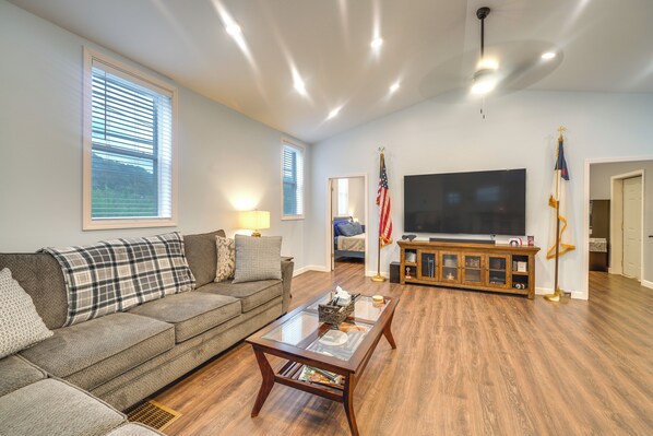 Charlton Heights Vacation Rental | 2BR | 1BA | Stairs Required | 1,100 Sq Ft