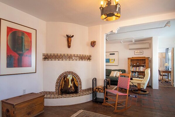 Living Room - Entry