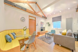 Living Room / Lounge