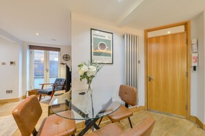 Living Room / Lounge