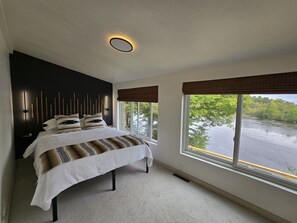 Master bedroom or lake view room, waking up or falling asleep in here in magical.
