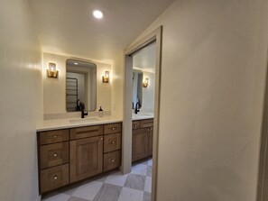 Main bathroom able to divide to increase "getting ready" areas