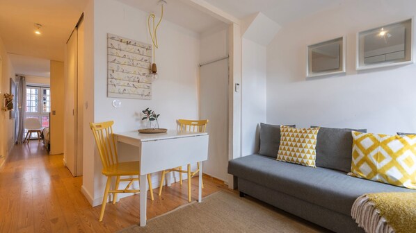 The apartment has all the basic amenities for a comfortable stay 
#comfort #cozy #portugal #pt #lisbon