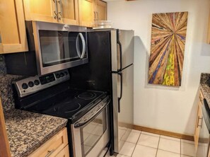 Fully equipped kitchen.