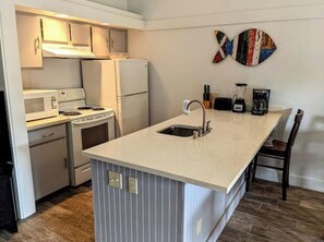 Easy to use, fully equipped kitchen.