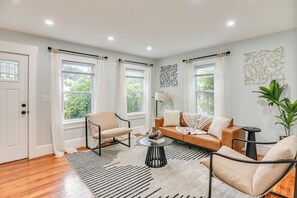 Living Room | 1st Floor | Twin Sleeper Sofa