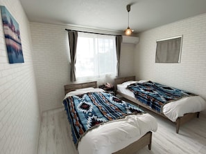 ・[Bedroom A/Twin] Feels like being abroad. Please relax in an extraordinary space.