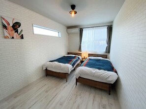 ・[B building B bedroom/`Twin] Air conditioned so you can stay comfortably.