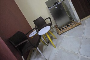 Corner area in the front room where you can eat.