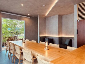 Dining where you can gather, talk and eat