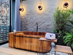 Modern Jacuzzi
