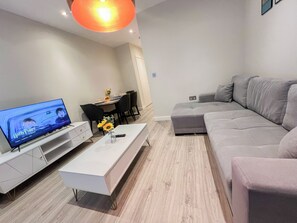 London's Charming 1-Bedroom Haven near The Shard in Elephant & Castle