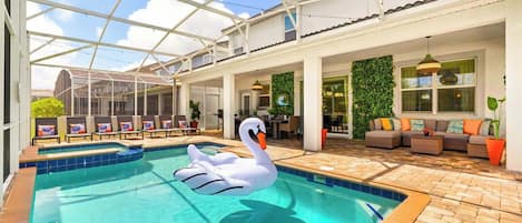 Private swimming pool with lots of sun loungers