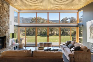 Grey Mare Chalet | Alpine Property Management (1)