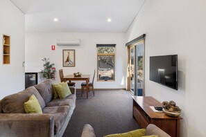 Four Mile Hut | Alpine Property Management (4)