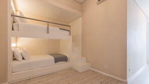 A spacious bunk bed ready to comfortably accommodate two extra guests.
#comfort #modern #portugal #pt #lisbon
