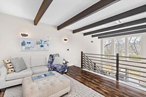 Indoors, Home Decor, Furniture, Couch, Architecture