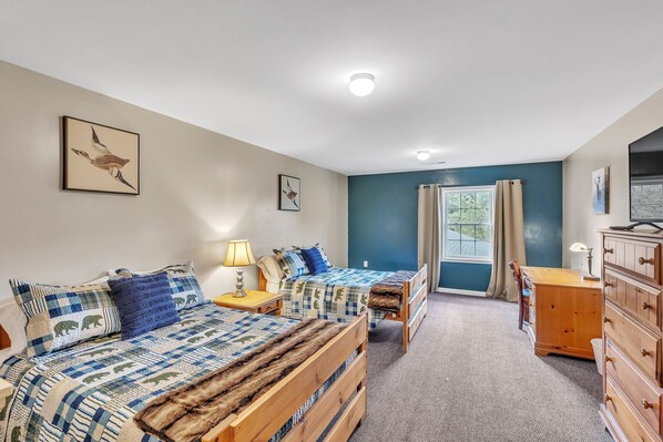 Bed, Bedroom, Furniture, Indoors, Room