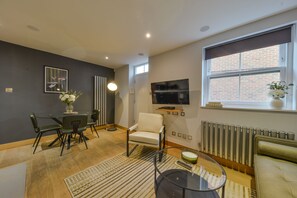 Living Room / Lounge