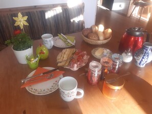 Breakfast meal