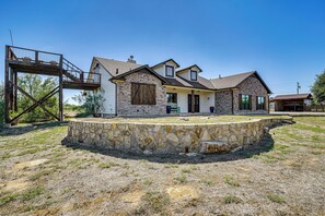 2-Story House | Rooftop Deck | 11 Mi to Cliffs Resort Golf Course
