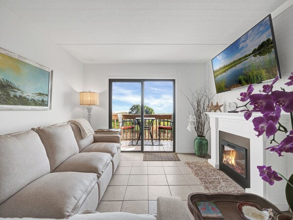 Ocean Front Living room 