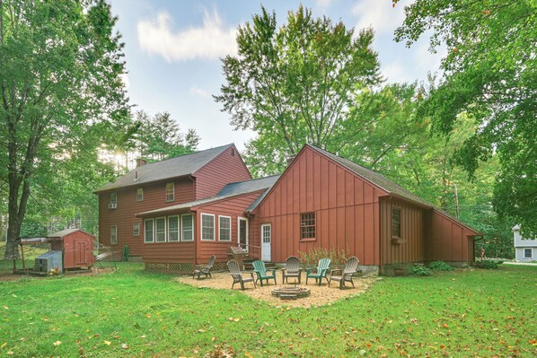 Topsfield Vacation Rental | 4BR | 2.5BA | 2,153 Sq Ft | Steps Required