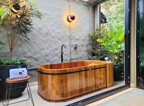 Modern Jacuzzi