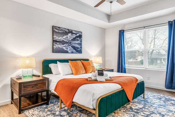 Bedroom 1 - King Bed