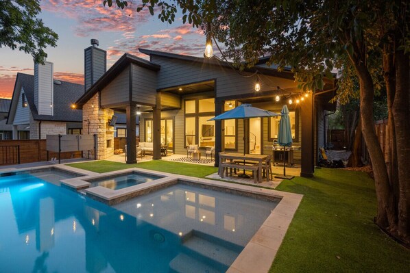 This backyard oasis is the perfect place to unwind during your Austin vacation.
