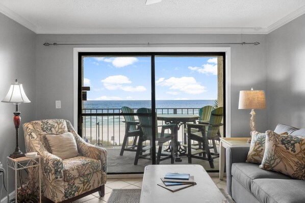 2-web-or-mls-5801-thomas-dr-307