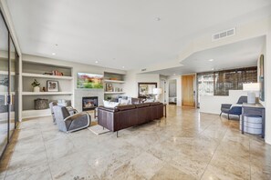 Desert modern, spacious, open floor plan
