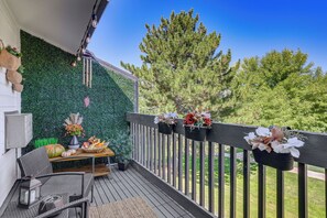 Private Balcony | Charcoal Grill