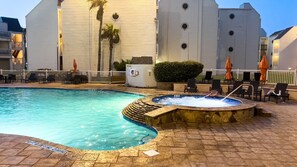 Hotel, Resort, Pool, Water, Tub