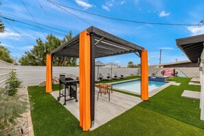 Sip Sip Away! Newly renovated vacation home in Palm Springs, pool, hot tub, mini golf by Rather Be Properties