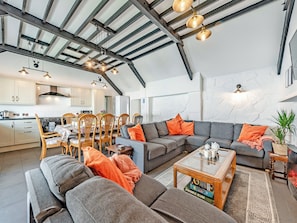 Open plan living space | Kingfisher - Maesydderwen Holiday Cottages, Llandeilo