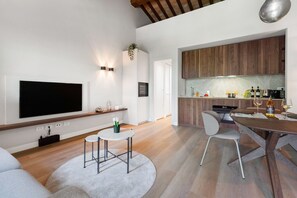 Autumn, Kitchen, Living Room, Spring, Summer